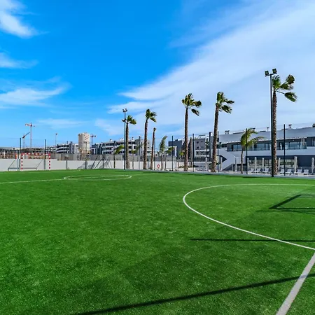 Lagoons Skyline Sport & *